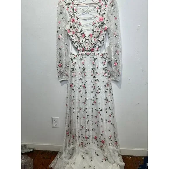 MAC DUGGAL White Floral Embroidered Mesh Sleeve Lace Up Back Dress size 6  NWT
